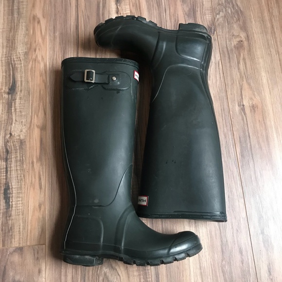 Hunter Women’s Original Tall Rainboots & Bag - Picture 2 of 5
